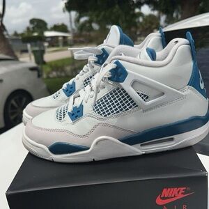Air Jordan 4 Retro Military blue